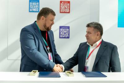 Российские разработчики ИТ-решений для бизнеса «ФлексСофт» и СберТех развивают сотрудничество в интересах укрепления технологического суверенитета российской банковской системы. 17 октября 2024 года на проходящем в Сочи Форуме инновационных финансовых технологий FINOPOLIS 2024 компании заключили соглашение о технологическом партнерстве. Подписи под документом поставили генеральный директор АО «ФлексСофт» Аркадий Лобас и генеральный директор АО «СберТех» Максим Тятюшев.