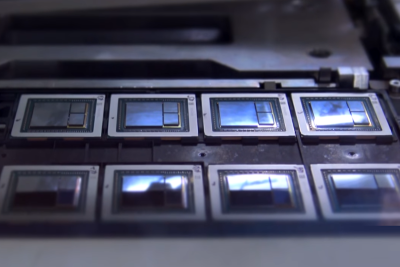 Компания Apple объявила, что станет первым и крупнейшим заказчиком завода по упаковке чипов стоимостью 2 миллиарда долларов, который Amkor Technology Inc. строит в Аризоне.