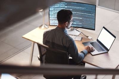 Теперь пользователи могут предотвращать и оперативно реагировать на инциденты информационной безопасности, связанные с правами доступа, с помощью IGA-системы для управления учетными записями Solar InRights, установленной на российской операционной системе РЕД ОС. ГК «Солар», архитектор комплексной безопасности и разработчик Solar InRights, и «РЕД СОФТ», разработчик РЕД ОС,  сообщили о совместимости своих продуктов по итогам проведенных тестов. Компаниями подписан двусторонний сертификат совместимости.