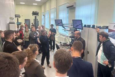 В рамках научно-практического семинара на тему «Некоторые аспекты композитного производства» состоялась демонстрация полного цикла изготовления сложнейшего изделия из композитов – винта летательного аппарата. Мероприятие показало, что отечественное ПО и оборудование готовы к выполнению сложных производственных задач.
