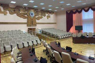 RIWA поставила полнофункциональную конференц-систему VISSONIC CLEACON T для зала заседаний Администрации муниципального образования «Нерюнгринский район».