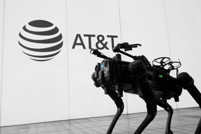 Телекоммуникационная компания AT&T расширила свою коллекцию технологических предложений, добавив подключенных к сети собак-роботов, созданных для использования в службах общественной безопасности и быстрого реагирования.