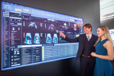 Компания Samsung Electronics представила на международной выставке ISE 2020 в Амстердаме дисплеи QLED 8K SMART, модульный экран The Wall для бизнеса, а также интерактивный флипчарт Samsung Flip 2.