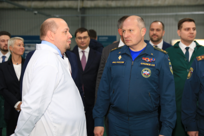 В рамках своего рабочего визита глава МЧС России Александр Куренков посетил производственно-логистический комплекс группы компаний «Аквариус» в Твери, который был открыт годом ранее. Министра провели по основным линиям производства и показали клиентские устройства, производимые на предприятии: КПК, моноблоки, ноутбук-трансформер и планшеты Aquarius.