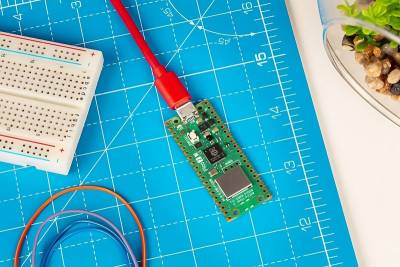 Компания Raspberry Pi анонсировала свою новейшую плату микроконтроллера Pico 2 W с поддержкой Интернета вещей и беспроводной связи.