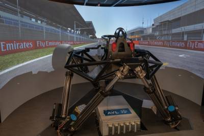 Электромобиль DTM Electric Demo Car прошел трассу Red Bull Ring без пилота. Cisco вместе с AVL, Memotec, Riedel, Tripleye и Voysys поставила ключевые технологии для осуществления проекта. Используя программно-определяемый подход к управлению глобальными сетями Cisco SD-WAN и платформу Catalyst 8300 Edge, компания Riedel Networks разработала и реализовала архитектуру связи для управления гоночным автомобилем. В результате сеть Riedel и Cisco функционирует на огромной скорости, передавая видео, информацию и сигналы дистанционного управления автомобилем с максимально возможной надежностью.