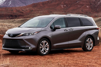 Минивэн Toyota Sienna 2021 года получит голосового помощника на базе Google, который ответит на все ваши вопросы.