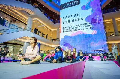 Прозрачные светодиодные экраны еще называют – стеклянной LED стеной. Эта технология способна создать революцию в рекламе, дизайне и медиа-архитектуре. Простой и быстрый монтаж, не требует изменений архитектуры. Светодиодные модули монтируются на обратную сторону стеклянной поверхности.