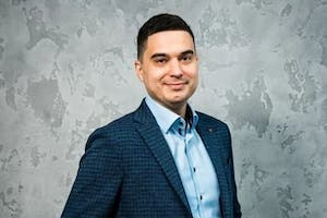 Компания «Центр цифровой трансформации» (ООО «ЦЦТ), образованная в результате сделки группы «Борлас» и «Эдит Про», завершает процесс формирования новой организационной структуры и расширяет штат специалистов. Согласно планам ЦЦТ, это позволит компании занять 10% рынка 1С-консалтинга, войдя в тройку лидеров.