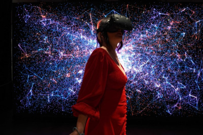 «Metaverse» или «метавселенная» входит в тройку претендентов на звание «Слово года» по версии Оксфорда и, хотя, не все понимают его значение, большинство хотя бы слышали этот термин.