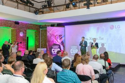 LG Electronics (LG) провела Партнерскую конференцию для системных интеграторов направления Information Display с презентацией своих новых продуктов в линейке профессиональных панелей.