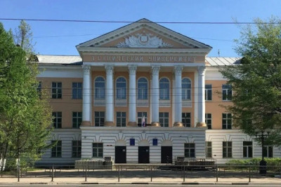 Компания Axenix запустила регулярные лекции для студентов, занимающихся в Лаборатории искусственного интеллекта (ИИ), созданной на базе Тверского государственного технического университета (ТвГТУ). На этих встречах эксперты компании делятся практическим опытом работы с большими данными и использованием генеративного ИИ в реальных проектах.