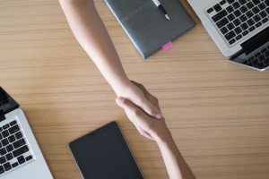 Группа компаний IBS и Directum анонсировали старт сотрудничества. Главной целью совместной работы станет объединение усилий для разработки и внедрения передовых решений цифровой трансформации бизнеса крупных предприятий.