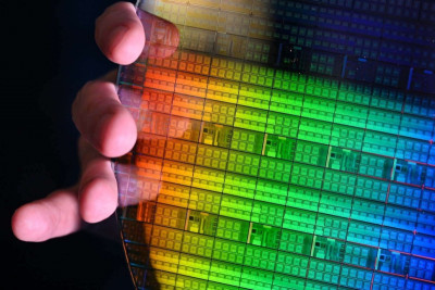 Две основные исследовательские организации, принадлежащие компании Intel - "Intel Labs" и "Components Research", объявили, что добились больших успехов, работая над крупномасштабным производством процессоров для квантовых вычислений.