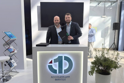 Группа Arenadata, ведущий российский разработчик программного обеспечения в сфере систем управления и обработки данных, и финансовый маркетплейс Сравни объявили о заключении стратегического соглашения о сотрудничестве. Документ был подписан на Форуме инновационных финансовых технологий «Финополис-2025».