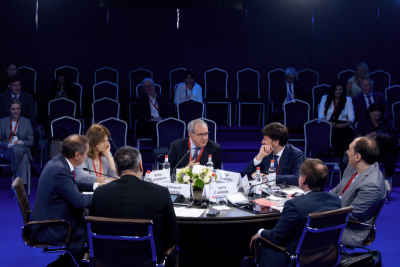 На ПМЭФ-2023 представители Минцифры, СПЧ при Президенте РФ, крупного бизнеса и отрасли кибербезопасности обсудили, с какими цифровыми вызовами столкнулась наша страна, начиная с прошлого года. Эксперты отметили значимость сферы кибербезопасности в текущих условиях и подчеркнули, что она должна стать одним из национальных приоритетов.