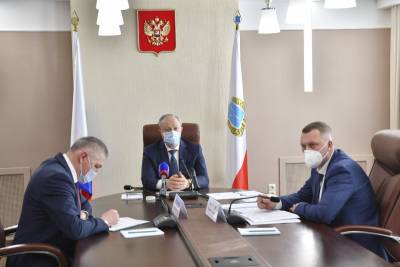 Компания RIWA поставила беспроводную конференц-систему VISSONIC CLEACON Wireless для переговорной Губернатора Саратовской области.