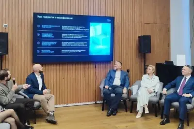«Почта России» совместно с ГК «Солар», «Лабораторией Касперского», Positive Technologies и «Инфосистемы Джет» завершила первую фазу 3-летнего проекта по построению киберустойчивой инфраструктуры. Внедрено более 30 подсистем кибербезопасности и реализованы ключевые механизмы защиты, проведены киберучения, по итогам которых корректируются защитные меры. Над проектом работает свыше 250 экспертов по кибербезопасности из 22 ИБ-компаний, а общие трудозатраты по проекту уже составили около 100 человеко-лет.