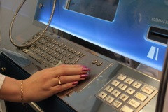 В центре продаж и обслуживания клиентов «Ростелекома» в Сыктывкаре и Ухте установлены первые инфоматы. Для чего они нужны, рассказал и продемонстрировал 25 января директор Коми филиала оператора Александр Хуциев.
