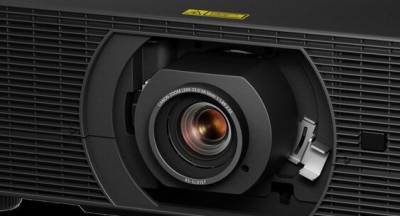 Компания Canon анонсирует выпуск лазерного проектора XEED 4K6021Z с высокой яркостью и аппаратным разрешением 4K.