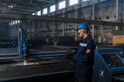 Sitronics Group (входит в Группу АФК «Система») приобрела 25% компании «Пермская судоверфь» (ПСВ) в целях развития отрасли, в том числе судостроения на электротяге. Компания планирует инвестировать в ПСВ средства, которые будут направлены на реконструкцию и модернизацию производственных мощностей предприятия. Договором предполагается возможное увеличение доли владения предприятием до 100%.