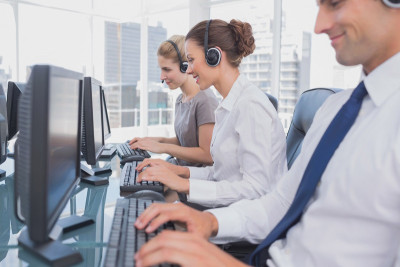 Решение на базе Naumen Contact Center и Naumen Erudite VoiceOut позволило повысить операционную эффективность и втрое сократить количество рабочих мест в контакт-центре «Финансового Агентства по Сбору Платежей» (ФАСП). Новая платформа совершает 500 тысяч исходящих звонков в день, 75% переговоров с должниками проводит робот без участия операторов.