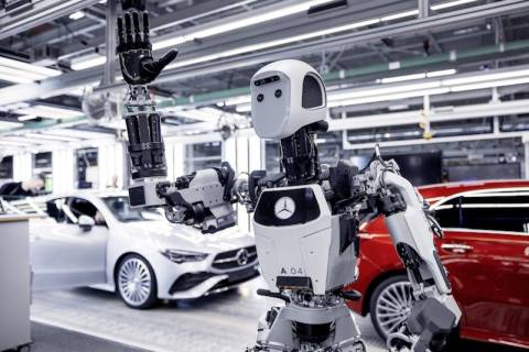 Mercedes-Benz тестирует на производстве человекоподобных роботов Apollo