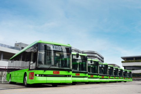 На улицы Гонконга вышли 16 новых маршрутных электробусов