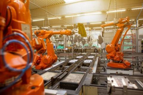 Промышленные роботы в Китае увеличивают безработицу и снижают заработную плату рабочих