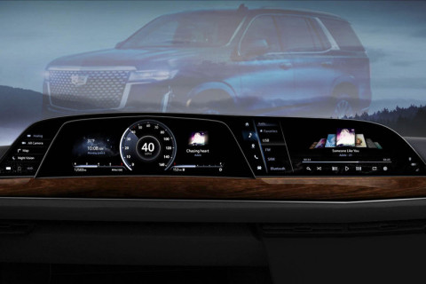LG впервые в мире представит бортовую P-OLED-систему в новом Cadillac Escalade 2021 года