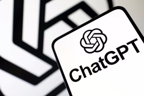 Выручка мобильного приложения ChatGPT достигла рекордных 4,5 млн долларов, но рост замедлился